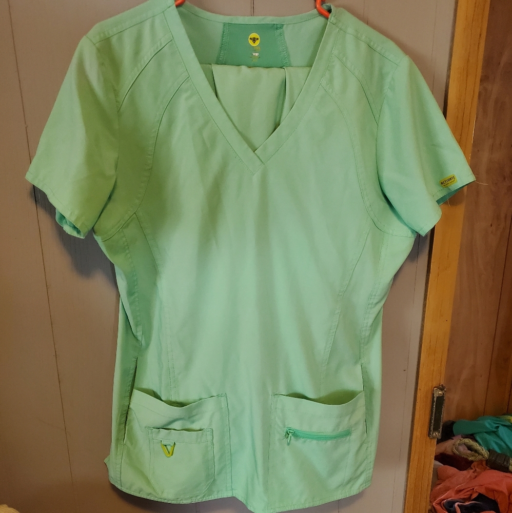 Activate by med Couture scrub set